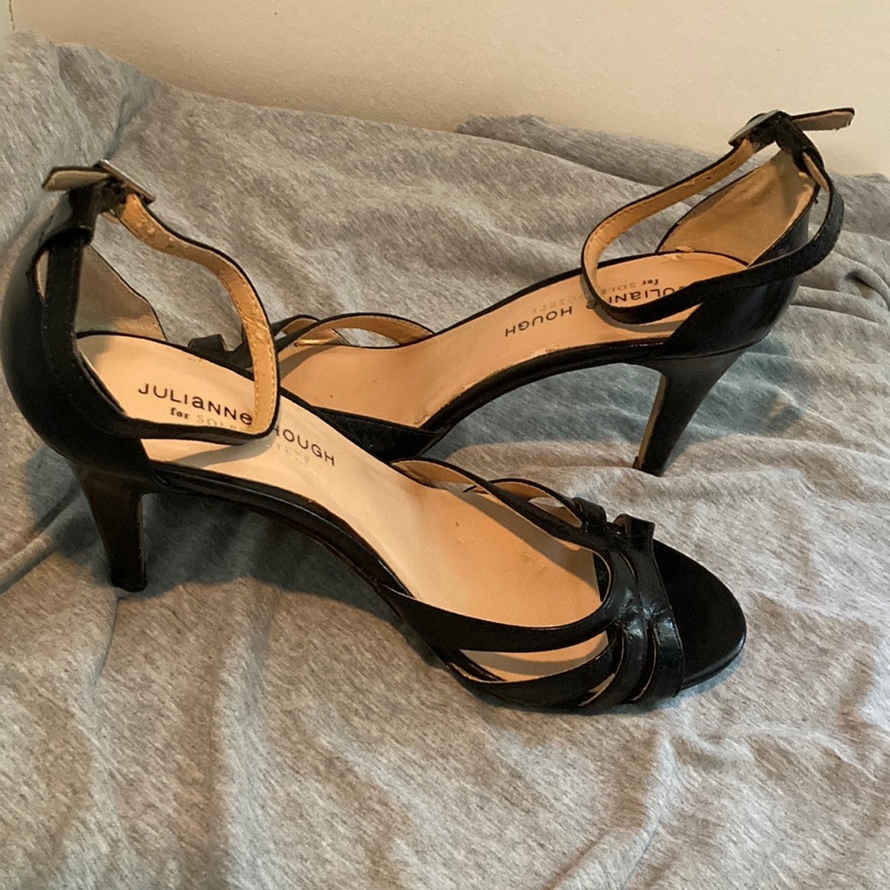 ✨4/$20 Elegant black strappy sandals. Sz 8